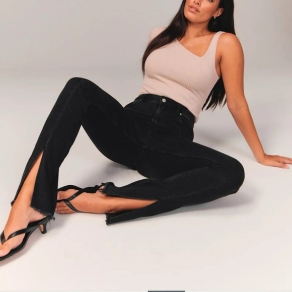 Abercrombie & Fitch Black High Rise Jeans Flared Split Hem Edgy Modern - Size 25 - Picture 14 of 15